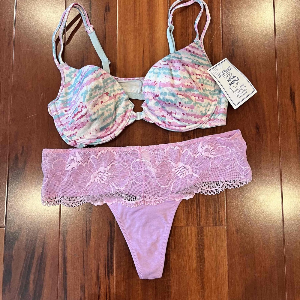 New NWOT Lily Of France Satin‎ Bra Panty Thong Set Lingerie Underwear 34B Small